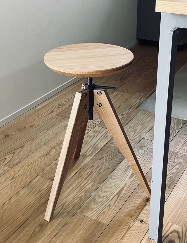 【お好みの高さに調整可能】カウンタースツール