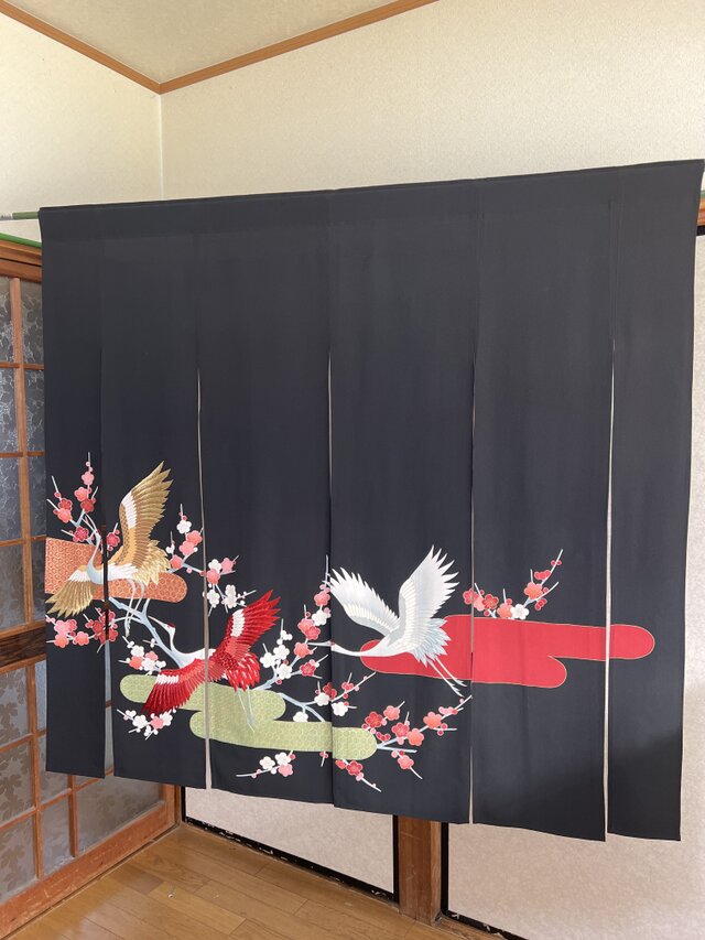 梅の花、着物リメイクーのれん、お部屋に縁！ 梅の花、着物リメイクーのれん、お部屋に縁！