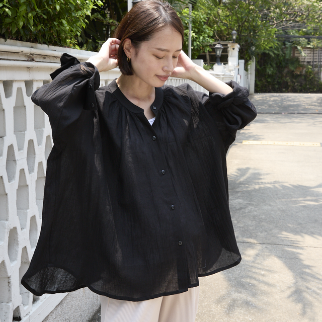 風通しの良い ふんわり柔らかライトコットン✨ 羽織る コットン シャツ　ブラック　0674BK
