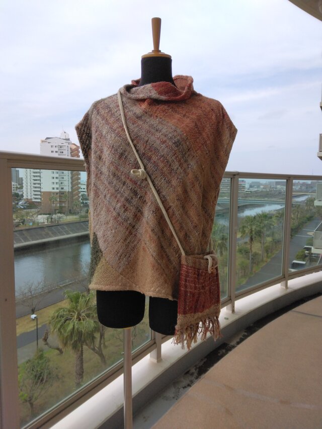 ポシェット付きベスト（ベージュ）