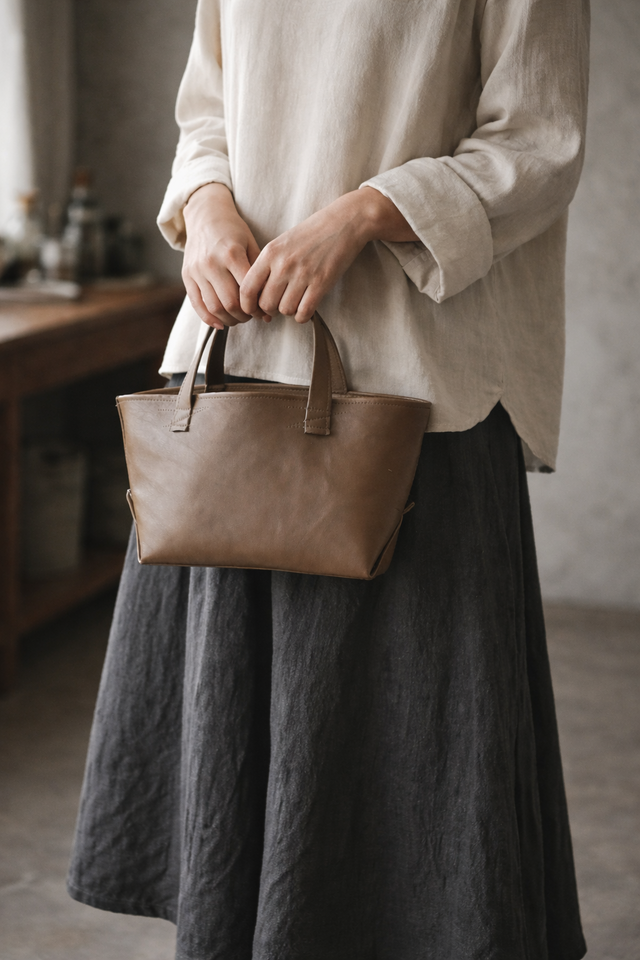 本革 山羊革 ミニトート ミニフィールドバッグ スモーキートープ 軽量