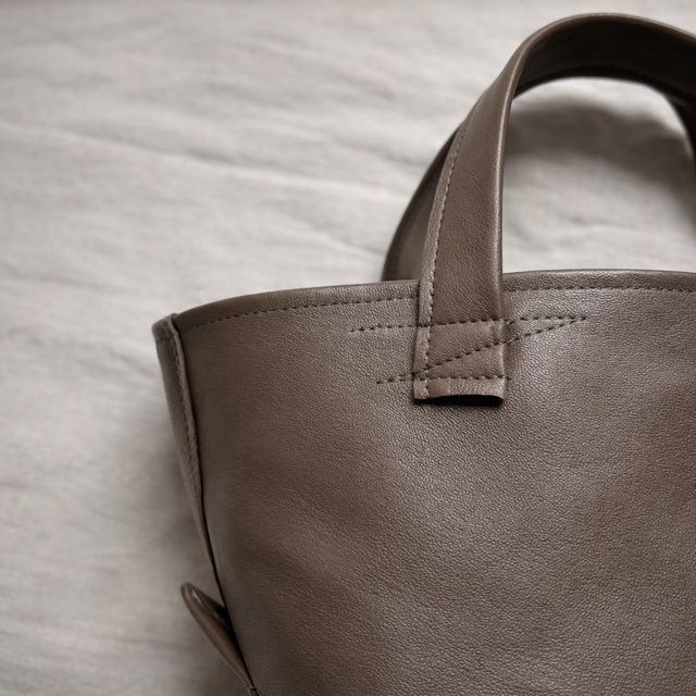 本革 山羊革 ミニトート ミニフィールドバッグ スモーキートープ 軽量