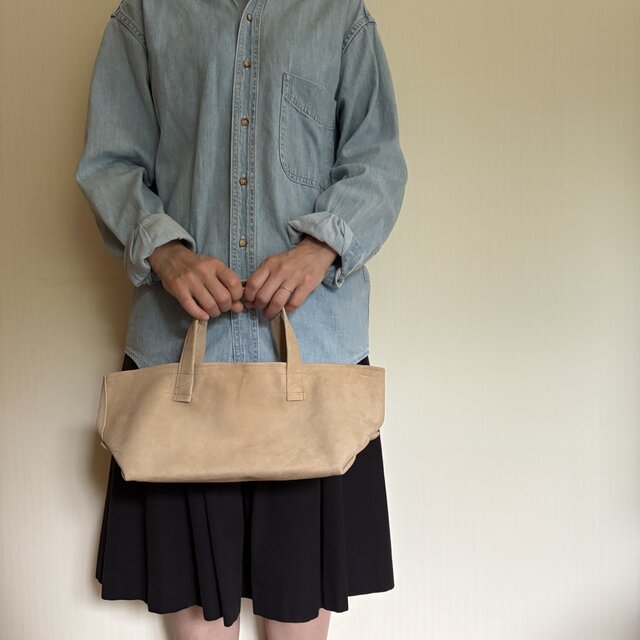 秋のやわらか質感。スウェード ミニコールバッグ／ベージュ｜小ぶりで頼れる万能トート
