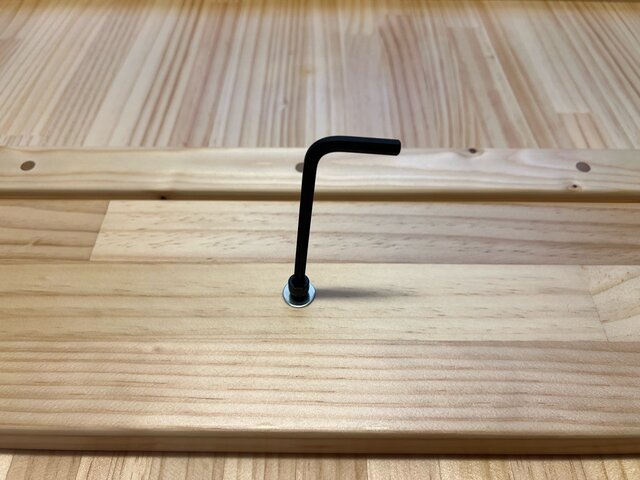 送料無料】 テーブル 丸形 90cm パイン Nt アイアン製ボルト連結