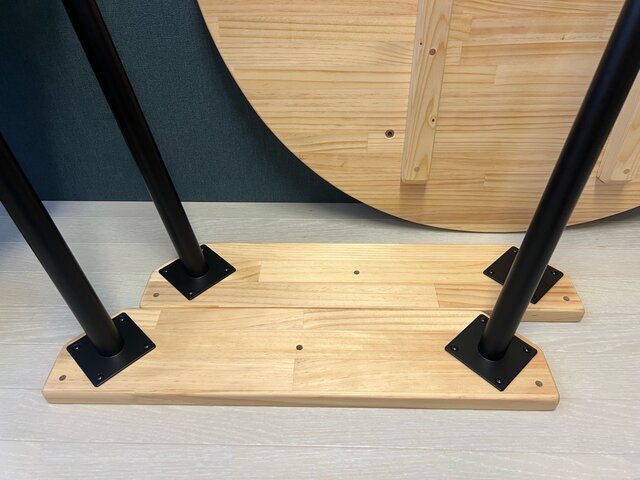 送料無料】 テーブル 丸形 90cm パイン Nt アイアン製ボルト連結脚