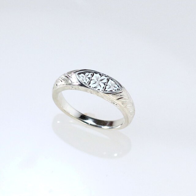 Pt900 手彫り・マーキスリング