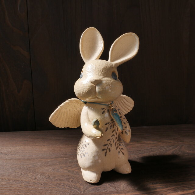 翼の白色葉影うさぎと小鳥 no.38 | iichi 日々の暮らしを心地よくする