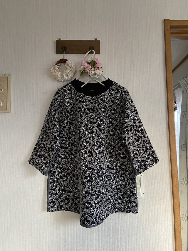 蝶々刺繍地、リネンのドルマンスリーブプルオーバー