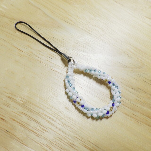 ビーズストラップ（白・青色系） | iichi 日々の暮らしを心地よくする