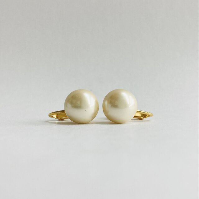 樹脂パールボタンカボションイヤリング/約12mm/クリーム/G/made in japan