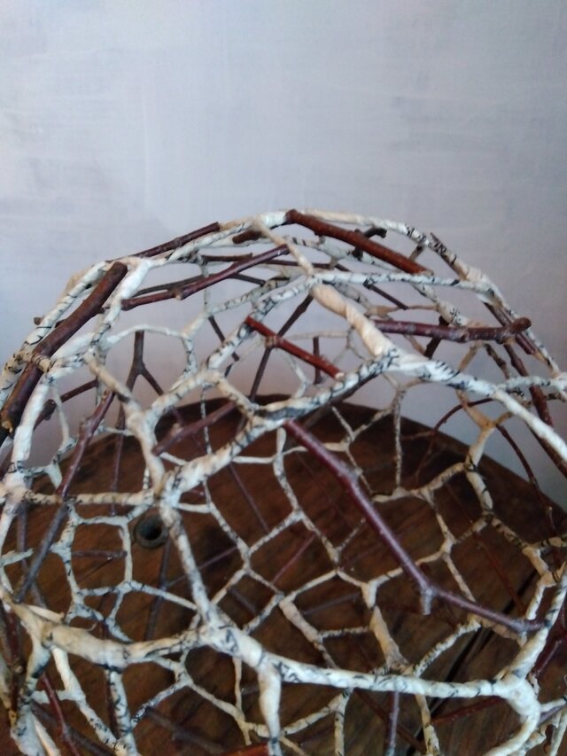 ワイヤーワークオブジェ 和紙と欅の球体 | iichi 日々の暮らしを