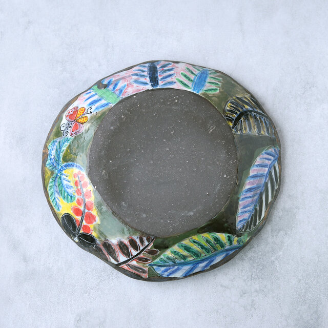 波型の陶器ボウル 色とりどりの絵柄 カラフルな葉と蝶の波型陶器ボウル（大） | iichi 日々の暮らし
