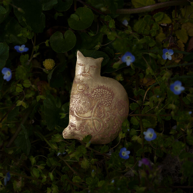ブローチ「猫さん」 | iichi 日々の暮らしを心地よくする