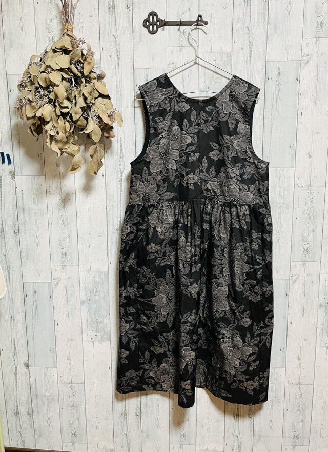☆大島紬の反物から 墨黒にグレーの花柄 2wayワンピース 着物リメイク