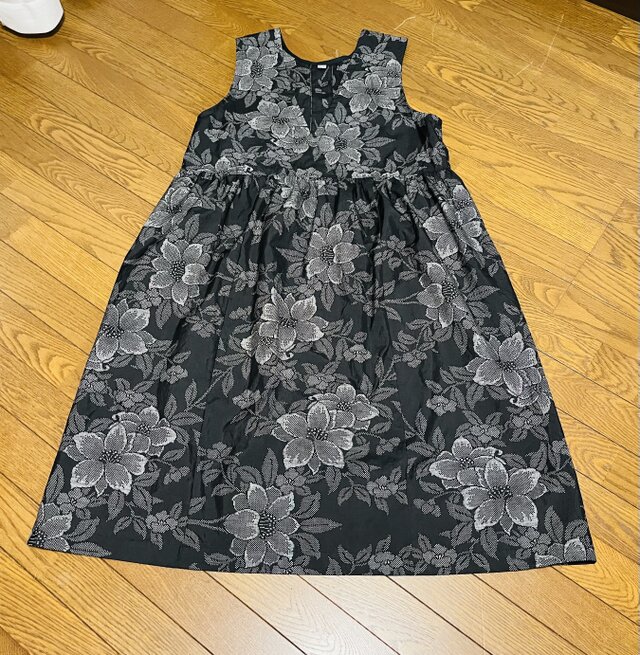 ☆大島紬の反物から 墨黒にグレーの花柄 2wayワンピース 着物リメイク