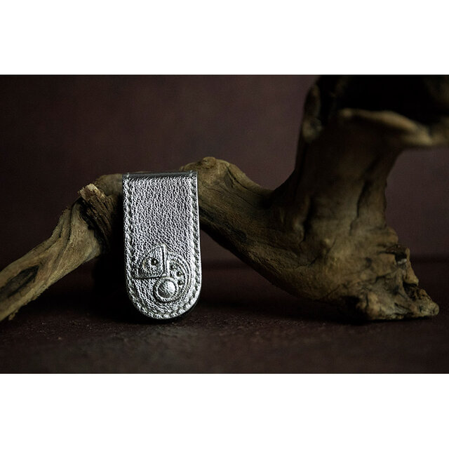 88色からオーダー可！！ カメレオン デザイン / ヤギ革 マネークリップ