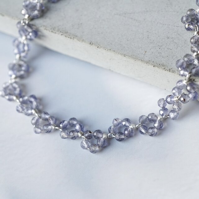 【選べる長さ】「スミレの花冠」アイオライト 天然石  誕生石 春 ブレスレット ブルー シルバー 母の日 金属アレルギー対応