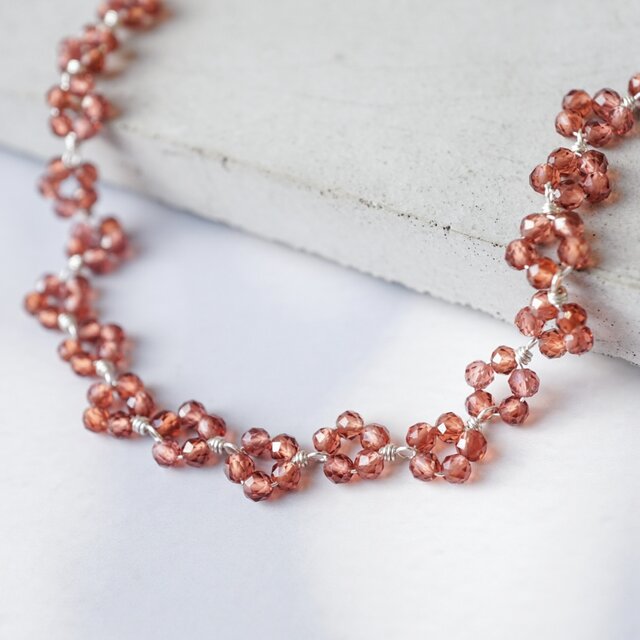 【選べる長さ】「梅の花冠」ガーネット 天然石  誕生石 春 ブレスレット ブルー シルバー 母の日 金属アレルギー対応