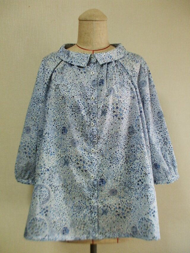 リバティタナローン アデラジャ(Adelajda) 小さいショールカラーのブラウス 着丈６４cm Ｓ～Ｍサイズ