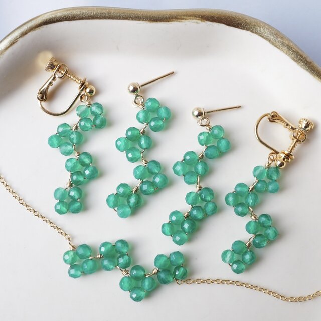 【３点セット】「四葉のクローバー」グリーンオニキス  天然石 緑 ピアス イヤリング ネックレス 14kgf 金属アレルギー対応