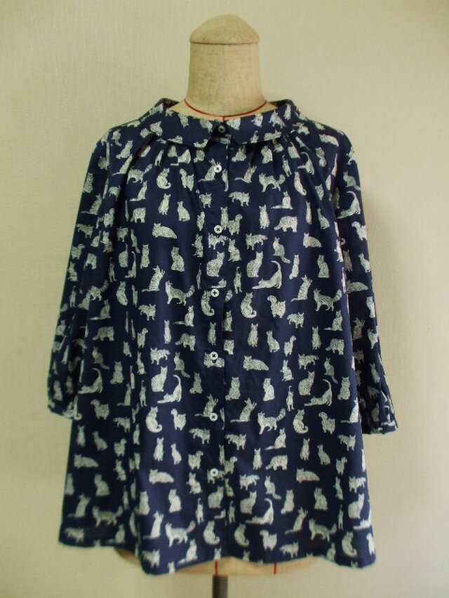 リバティタナローン ミャオウ(Meow) 小さいショールカラーのブラウス 着丈６６cm L~LLサイズ ネイビー