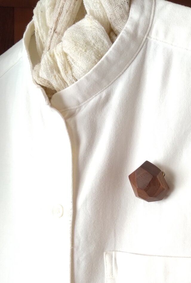 私のブローチ　「宝木（ほうもく）」