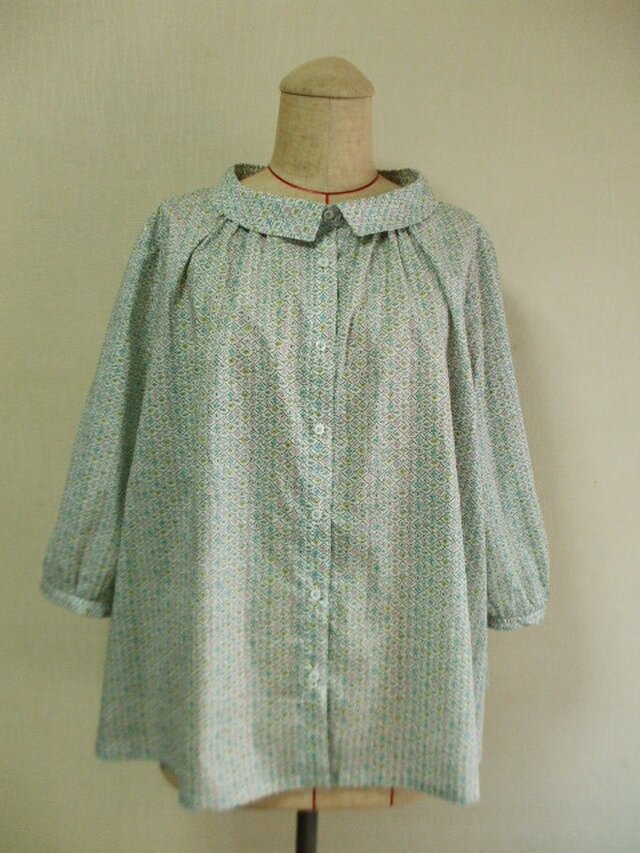 リバティタナローン フォレスト・ウェーブ(Forest Wave) 小さいショールカラーのブラウス 着丈６４cm S~Mサイズ