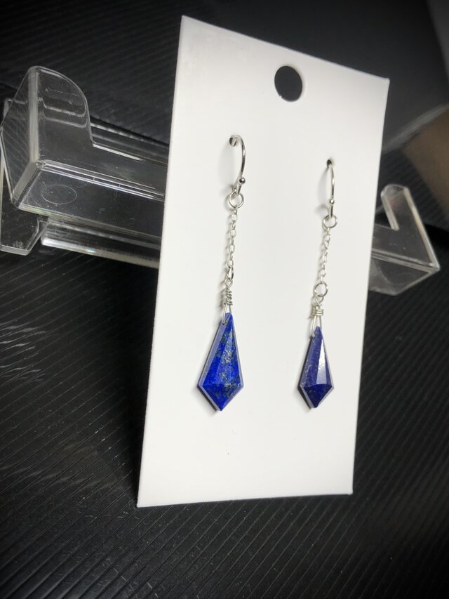 ラピスラズリ ダイヤカット 天然石ピアス | iichi 日々の暮らしを