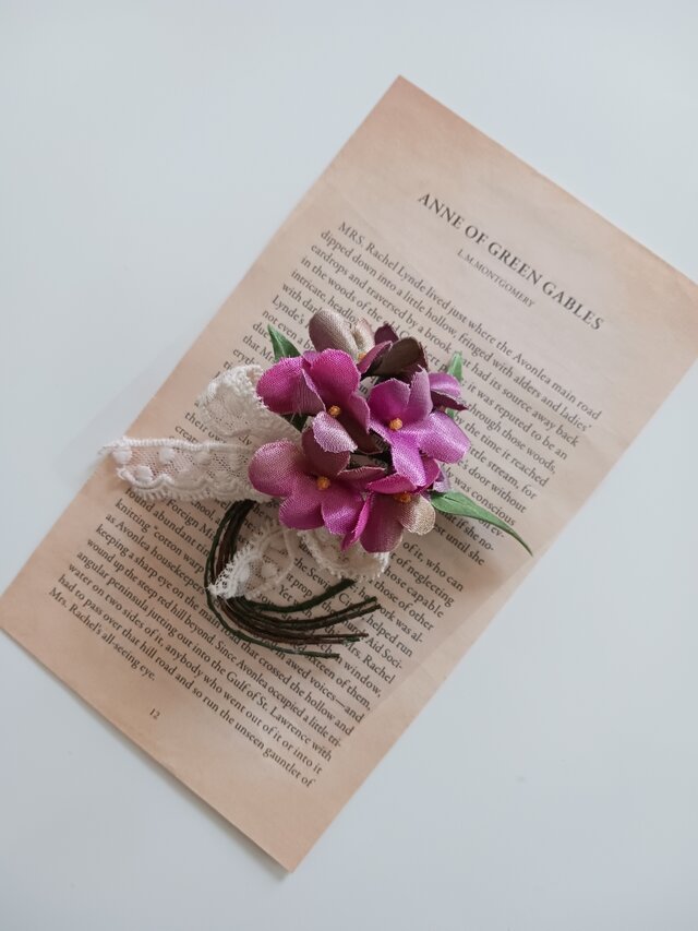 染め布花＊シック・すみれコサージュ