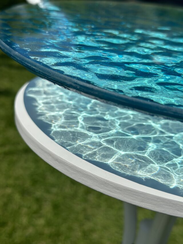 新ver エメラルドブルーの水面 水紋の影 穏やかな海ガラスサイド