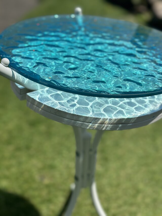 新ver エメラルドブルーの水面 水紋の影 穏やかな海ガラスサイド