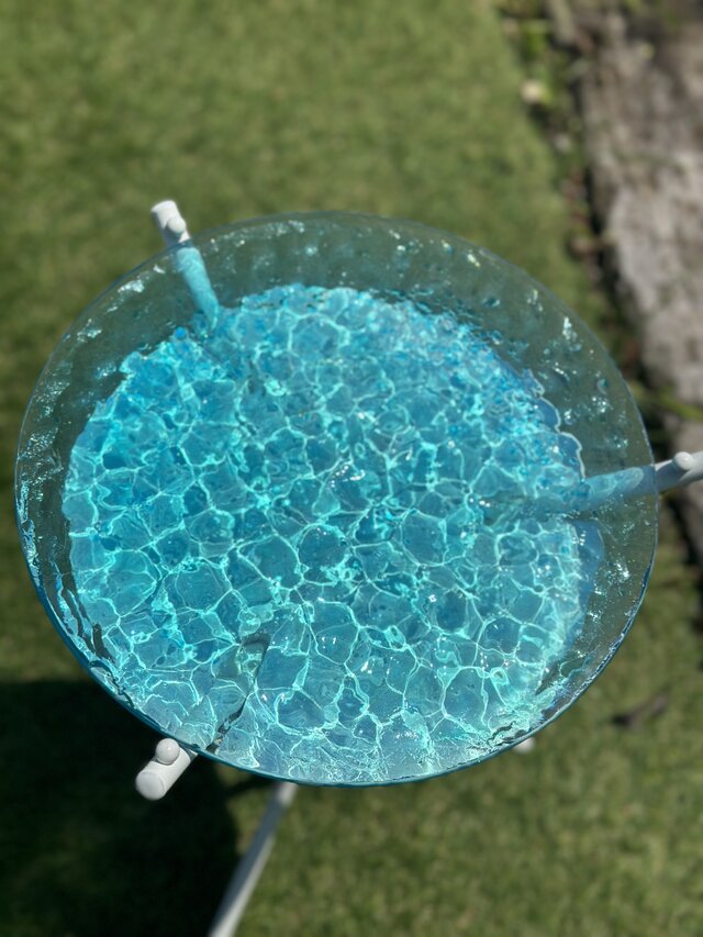 エメラルドグリーンの海 オーシャンレジン　強化ガラステーブル　折り畳み エメラルドグリーンの海 オーシャンレジン 強化ガラステーブル