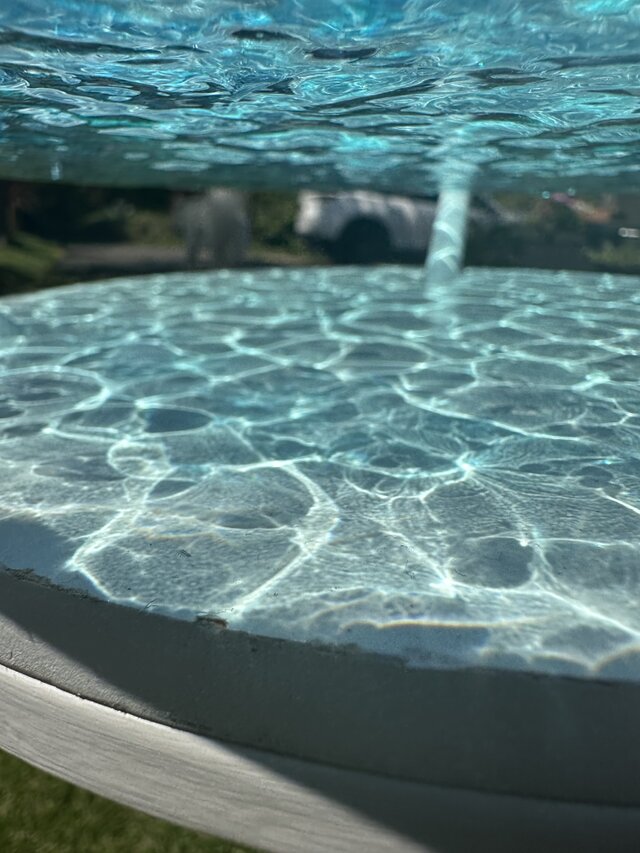 新ver エメラルドブルーの水面 水紋の影 穏やかな海ガラスサイド