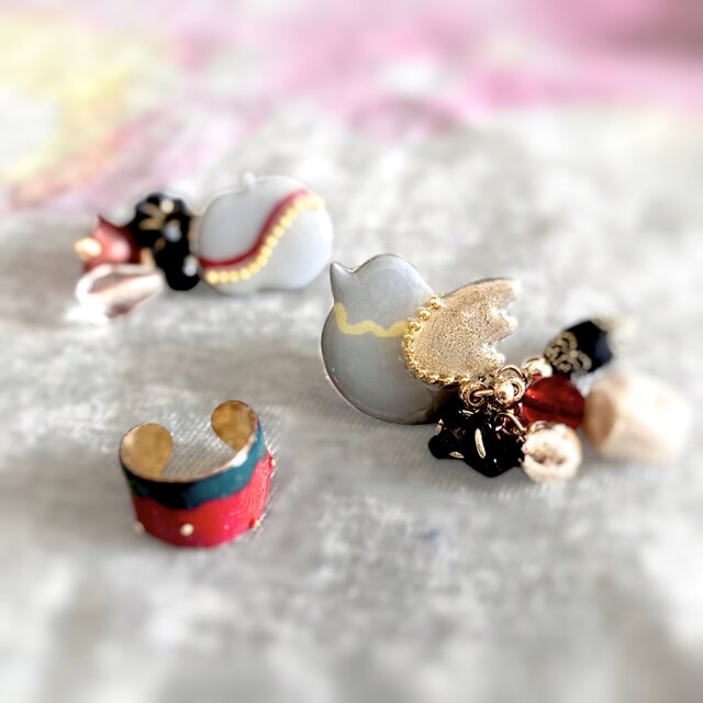 鳥と林檎のイヤリング/ピアス ＆ いちごのイヤーカフセット | iichi