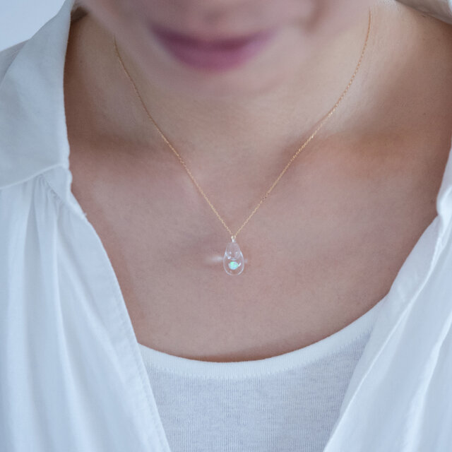 チェーンが選べる　moonアロマネックレス