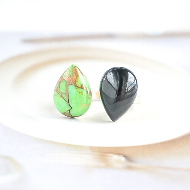 【一点もの】グリーン ターコイズ × オニキス リング 指輪 フリーサイズ フォークリング 緑 黒