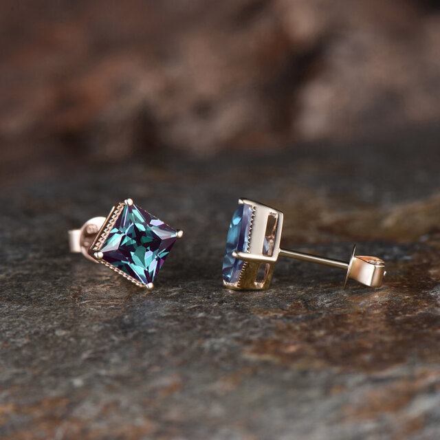 ヴィンテージ 6 月の誕生石 アレキサンドライト ピアス カラーチェンジ