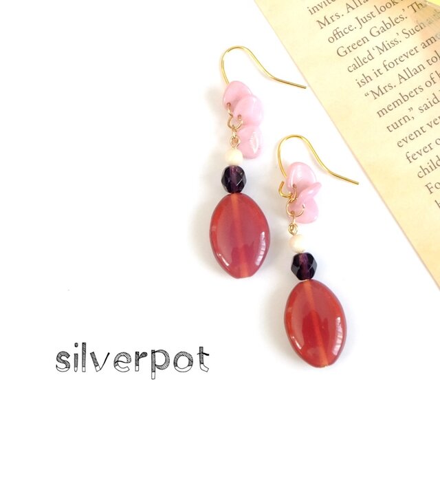 G287　花びらの大きめピアス（パーツ変更可能）