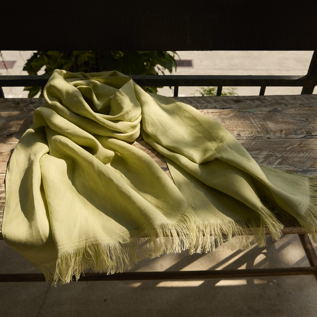 コーデを彩る カラーリネン 大判ストール　ピスタチオ　0722PT