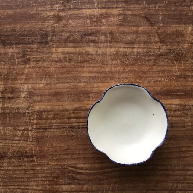 花びら小皿 青ぶち