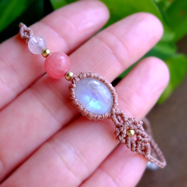 アルゼンチン産 インカローズ（ロードクロサイト）マクラメ編み