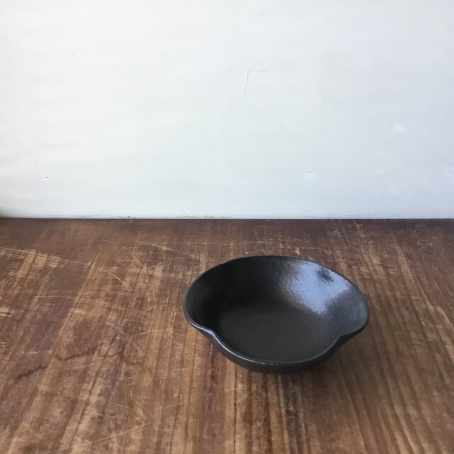 花びら小皿 黒色