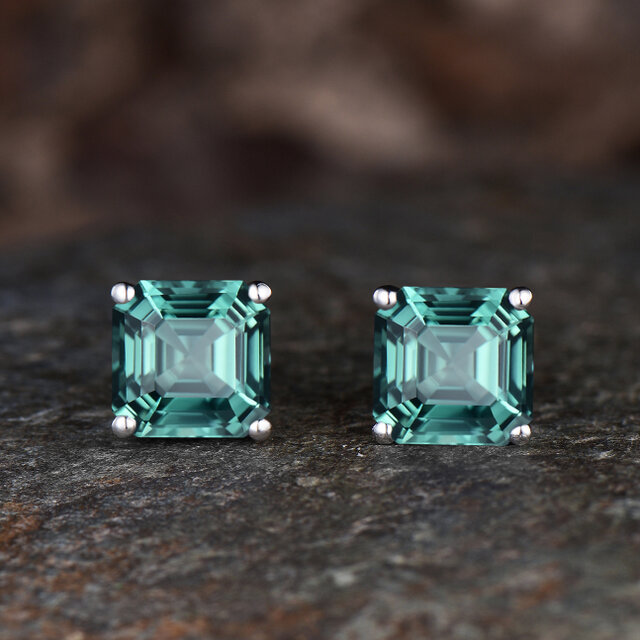 ユニークなグリーン サファイア ピアス グリーン ジェムストーン ソリティア ピアス 誕生日ジュエリー プロミス ギフト