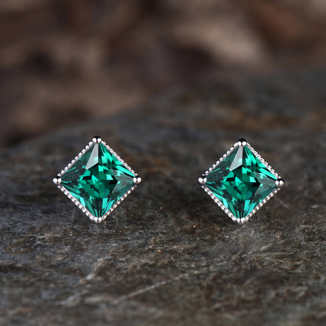 ヴィンテージ 5月の誕生石 エメラルド ピアス グリーン ジェムストーン ソリティア ピアス スタッド ピアス