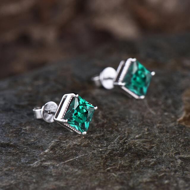 ヴィンテージ 5月の誕生石 エメラルド ピアス グリーン ジェムストーン