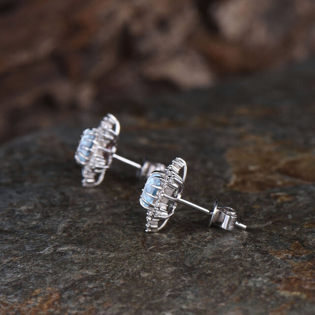 かわいいフラワーモチーフのジュエリーボディピアス・軟骨ピアス・K18