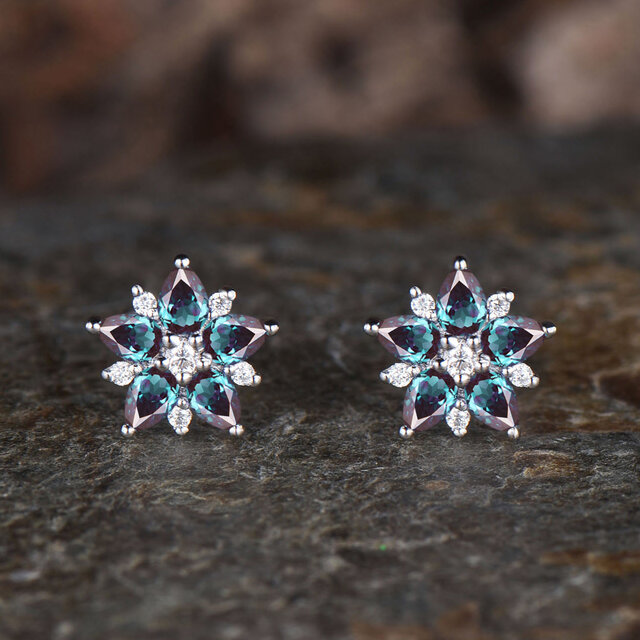 ユニークなスター ピアス 6 月の誕生石 アレキサンドライト ピアス モアッサナイト ハロー ピアス