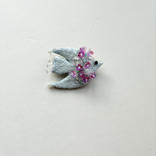 う*ん様 花のブローチ metalwork WAKA / 蓮の花のブローチ(ピンク・白)