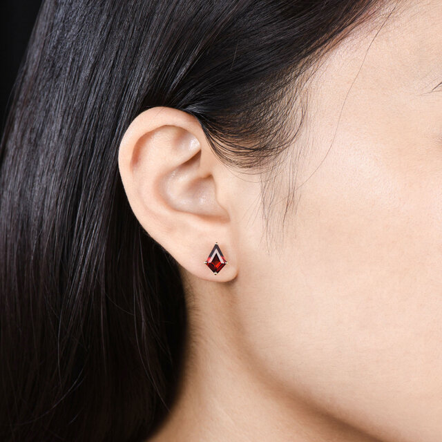 天然石ソーダライト薔薇カービング　ピアス imgrc0170721103.jpg