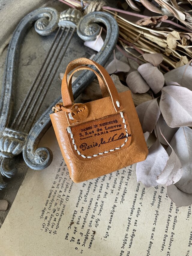 栃木レザーミニバッグキーチャームCamel